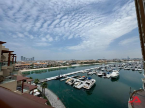 Unique Apt at Top of Yachts with Panoramic Sea View of Burj Khalifa, AlArab & Atalntis in Palm Jumeirah